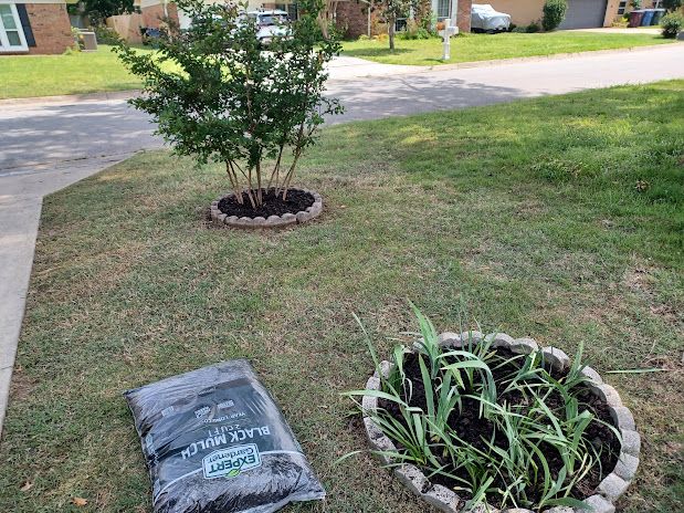 UNIVERSAL LAWNCARE gallery photo