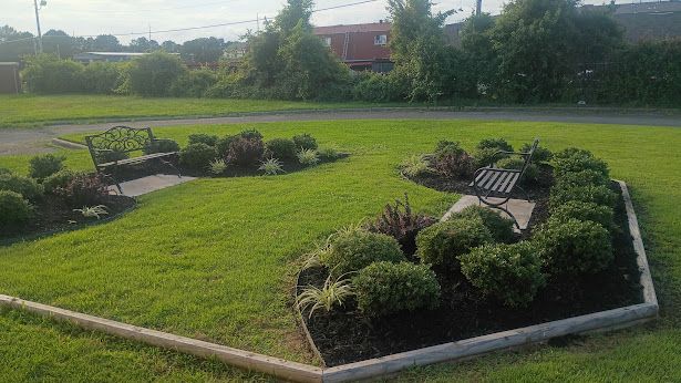UNIVERSAL LAWNCARE local service