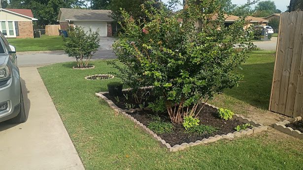 About UNIVERSAL LAWNCARE